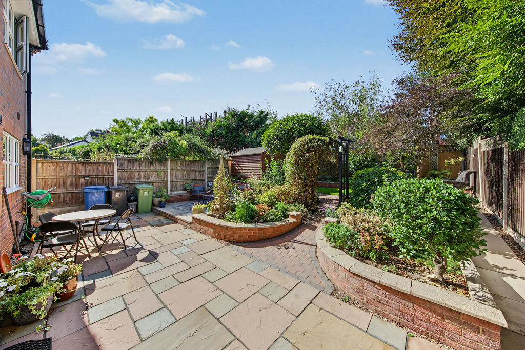Delves Close Walton